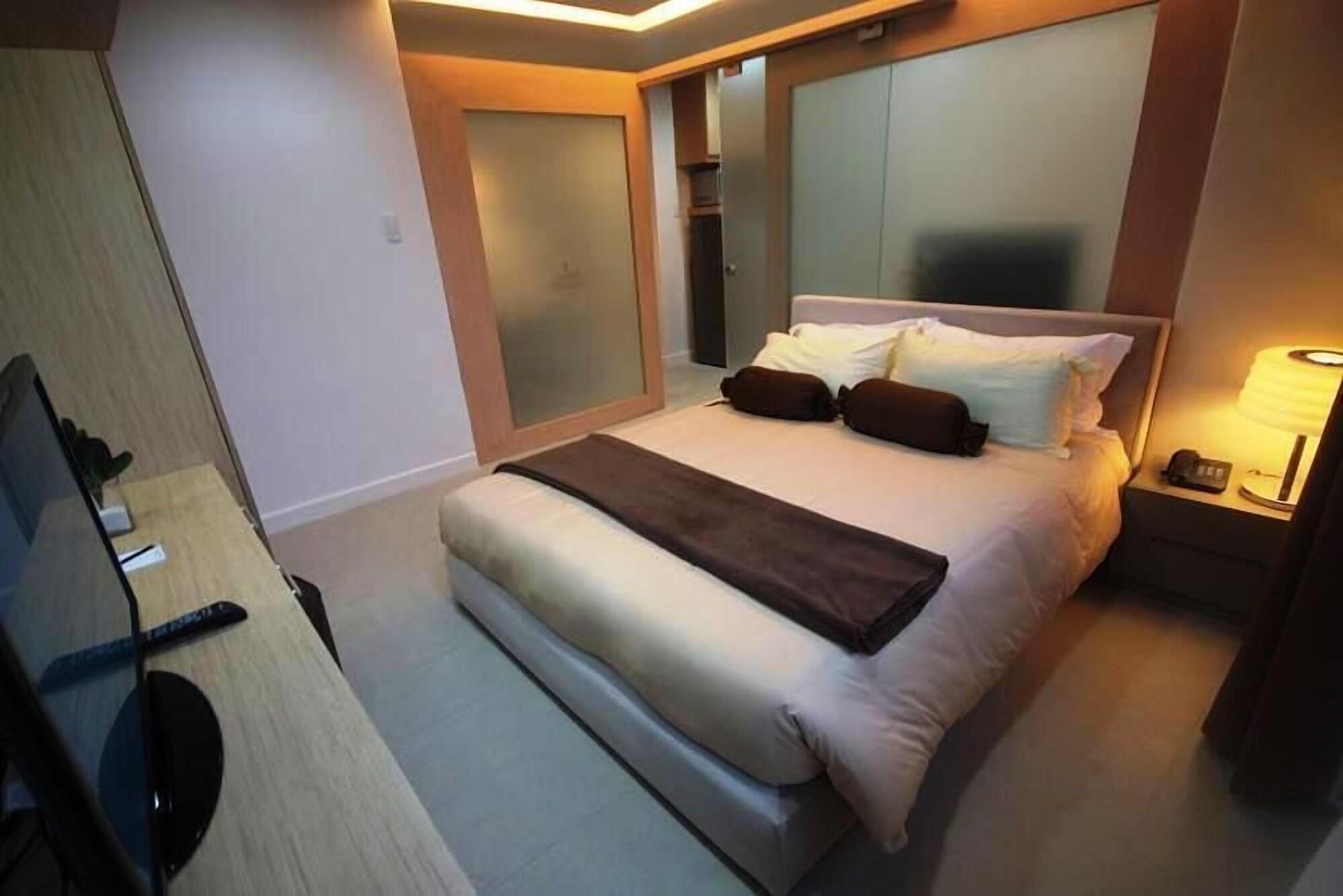 Bsa Twin Towers Aparthotel Mandaluyong Kültér fotó